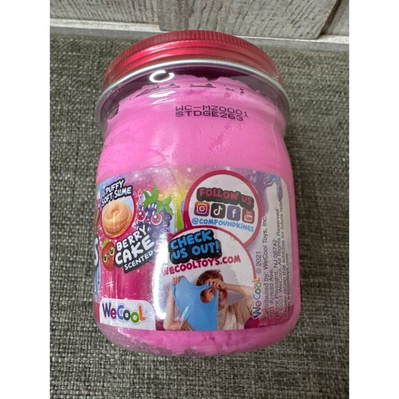 Compound Kings Fluffy Clouds Berry Cake Scented Slime - Picture 5 of 5